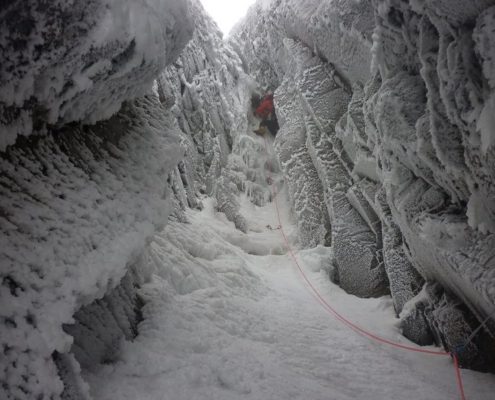 Tricky winter climbing in Gardyloo Gully, Ben Nevis